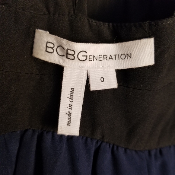 EUC BCBG Generation Navy Maxi With Black Lace Bodice  Size 0 - Picture 10 of 10